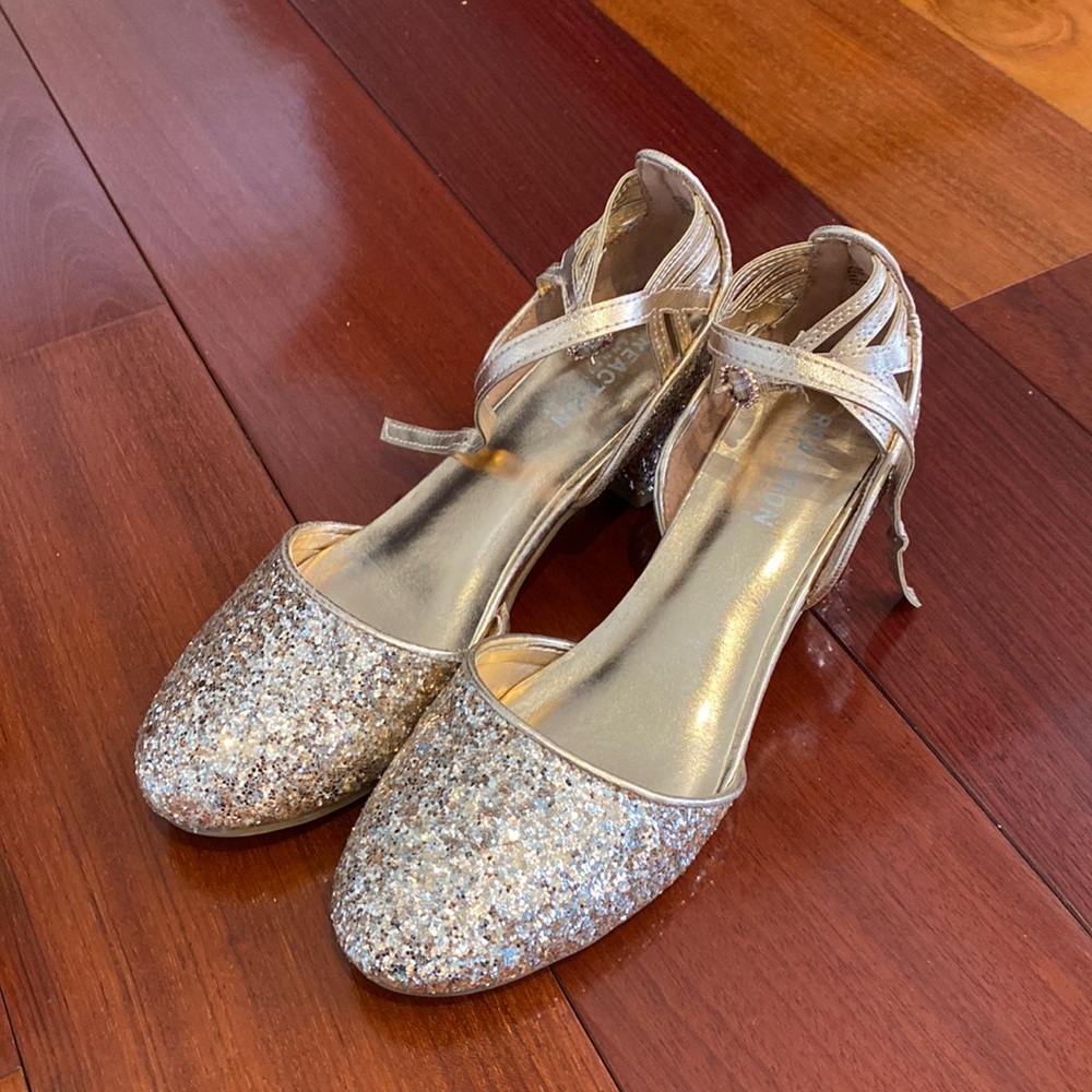 Rose gold sequins pumps